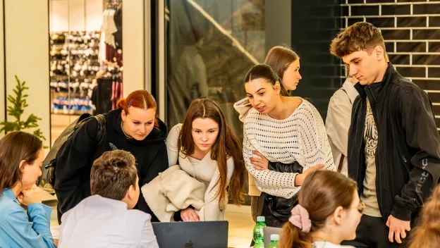 VIAC AKO VZDELANIE VIAC AKO VZDELANIE